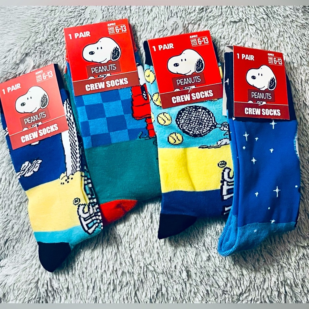 Peanuts/Snoopy Crew Socks 4-Pack